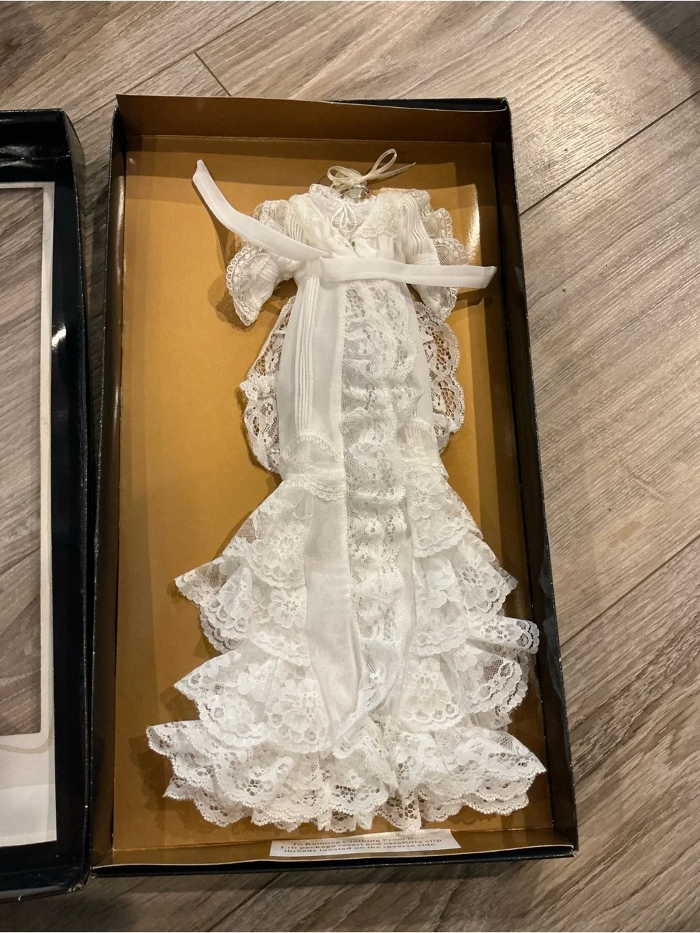 Franklin Mint Titanic Rose Doll White Dressing Gown Outfit